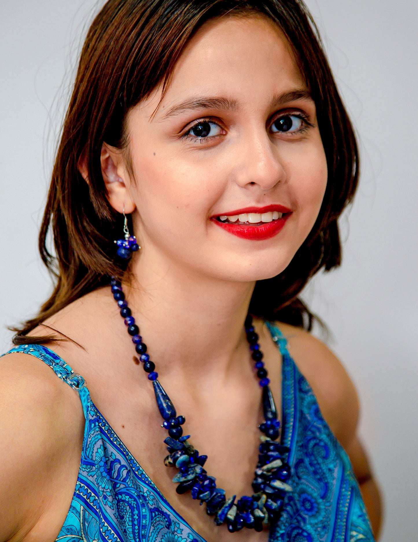 Conjunto de collar y pendientes de piedra costera