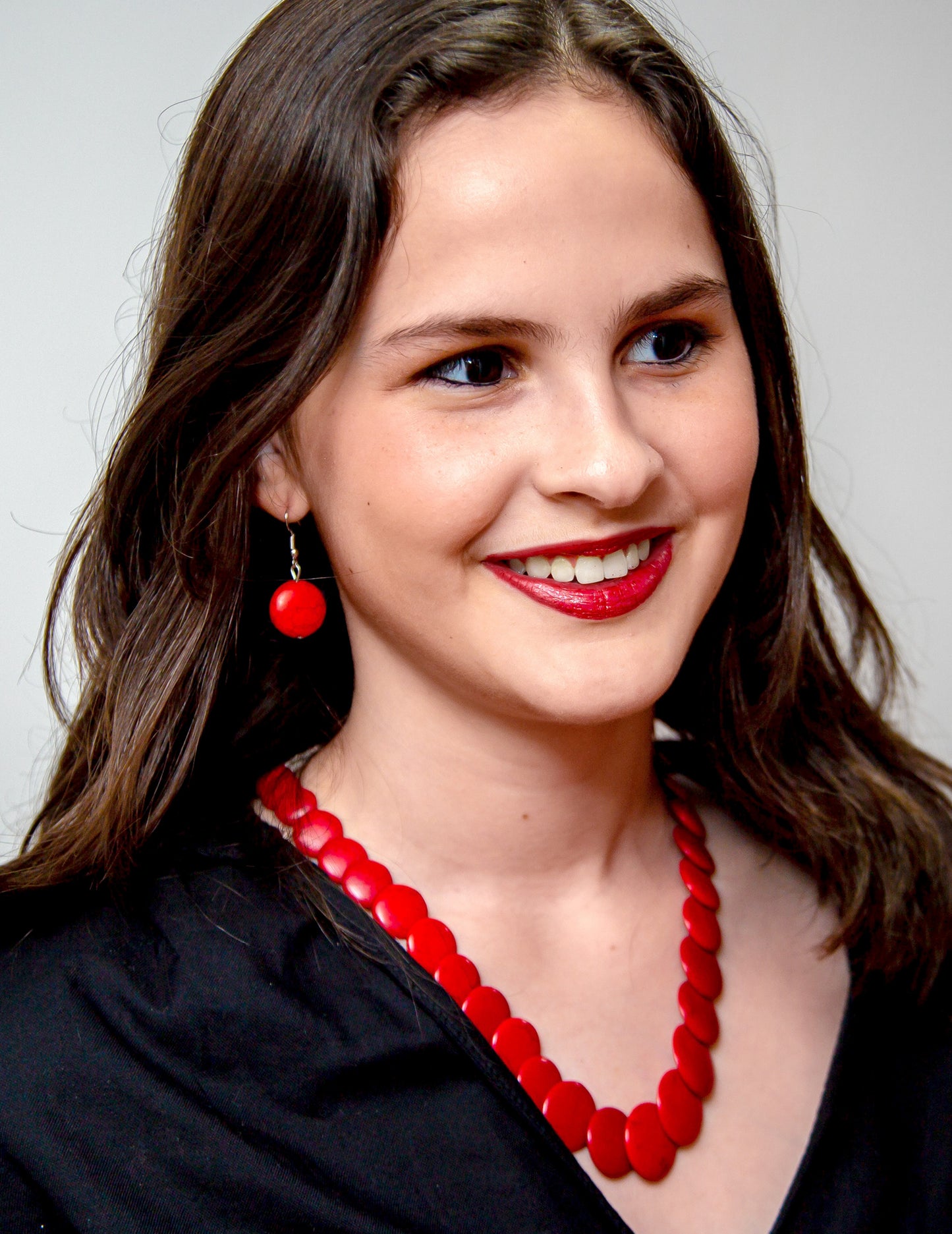 Conjunto de collar y pendientes de concha perlada
