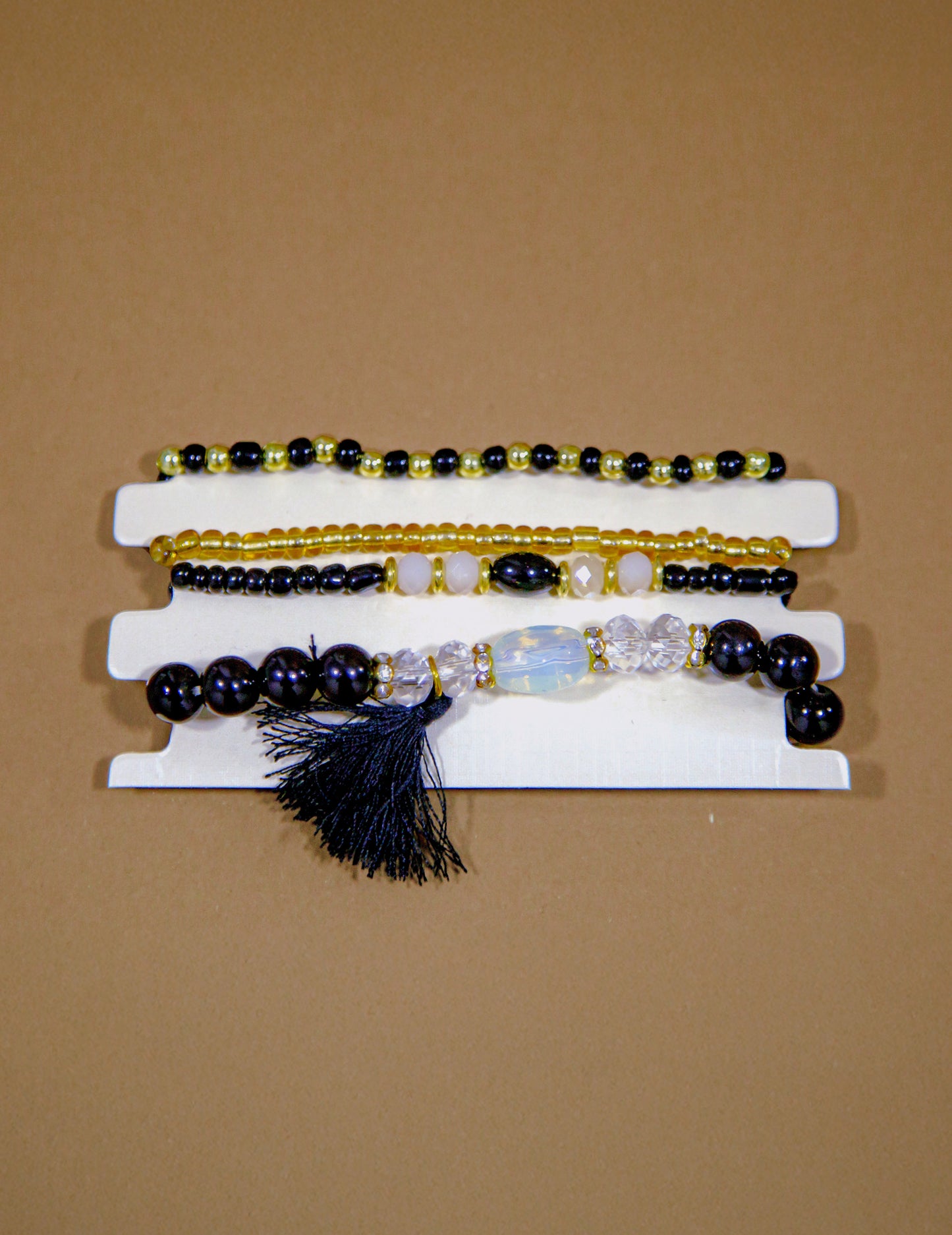 Conjunto de pulseras de cuentas Fiesta Vibes (paquete de 4)