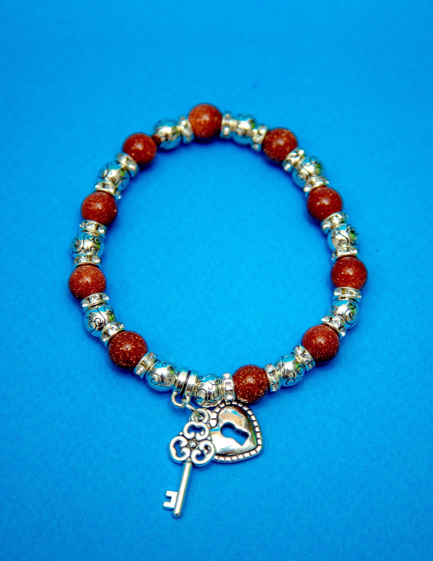 Pulsera de plata y piedra de la llave del amor